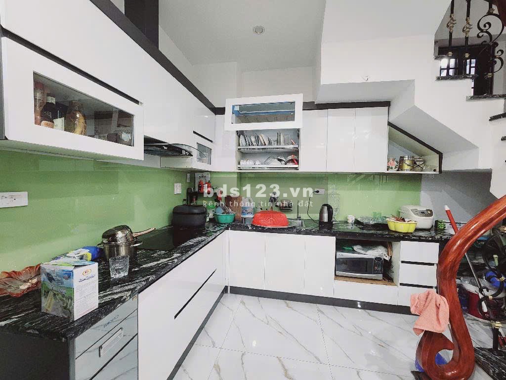 Bán nhà 6 tầng Full nội thất xịn xò, Cạnh ga tàu điện, Sát phố Hồ tùng mậu, Nhà riêng Bắc Từ Liêm!