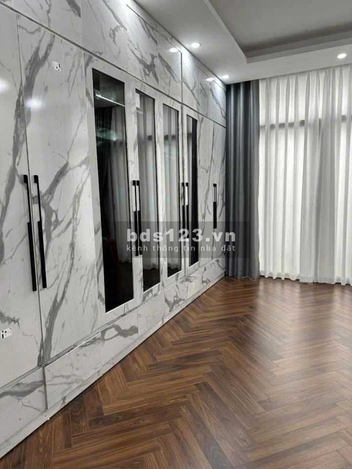 Bán nhà 6 tầng Full nội thất xịn xò, Cạnh ga tàu điện, Sát phố Hồ tùng mậu, Nhà riêng Bắc Từ Liêm!
