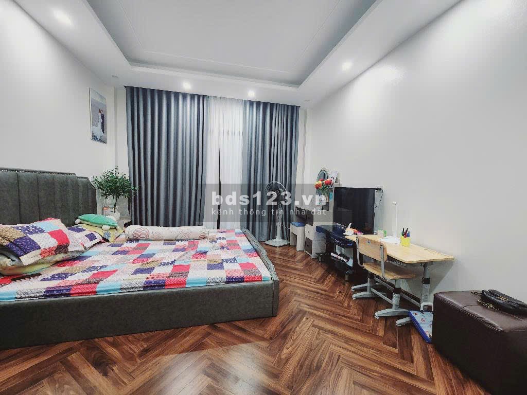 Bán nhà 6 tầng Full nội thất xịn xò, Cạnh ga tàu điện, Sát phố Hồ tùng mậu, Nhà riêng Bắc Từ Liêm!