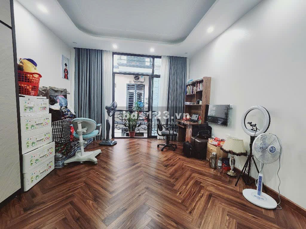 Bán nhà 6 tầng Full nội thất xịn xò, Cạnh ga tàu điện, Sát phố Hồ tùng mậu, Nhà riêng Bắc Từ Liêm!