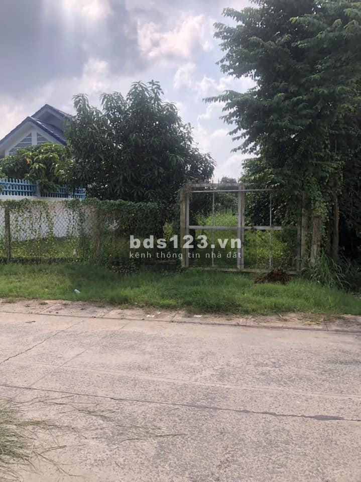 Giá chính xác 650 triệu – Bán gấp lô đất đẹp ngay BV Xuyên Á, sổ hồng riêng, đường ô tô
