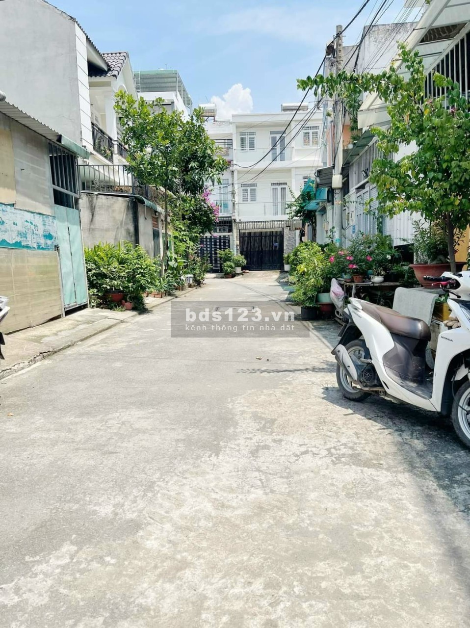 Cực hot Nhà HXH Gò Cát, Phú Hữu, Q.9. DT:151m2, 4PN chỉ 5,35tỷ