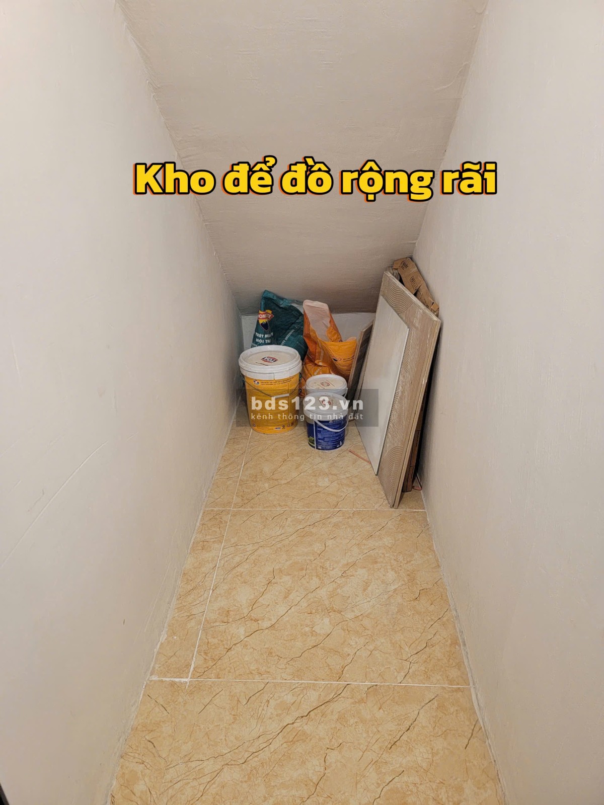 Nhà phố Châu Âu đường 19m sát chợ Phùng Hưng, 3PN, 1P thờ, 1PK, 1 bếp, 2wc, 2 kho để đồ, sân xe 8m
