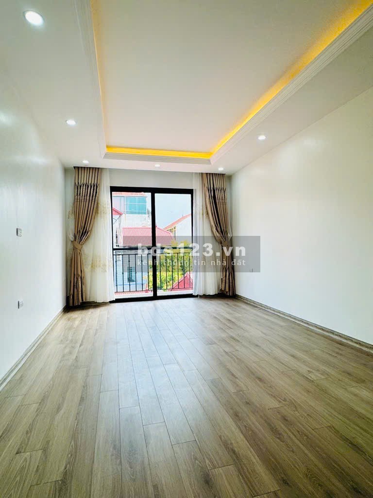 Bán nhà 6 tầng, có thang máy – Hệ thống chống cháy – Ngõ rộng, ô tô đỗ cửa – Tiện ích bạt ngàn