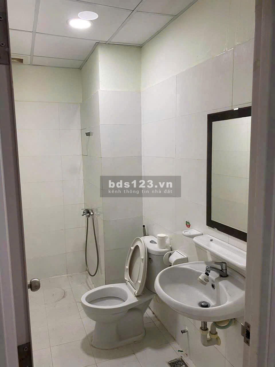 Chung cư Hoa Sen, Lạc Long Quân, Q11: 105m2, 3p ngủ, NT, giá 14tr/th