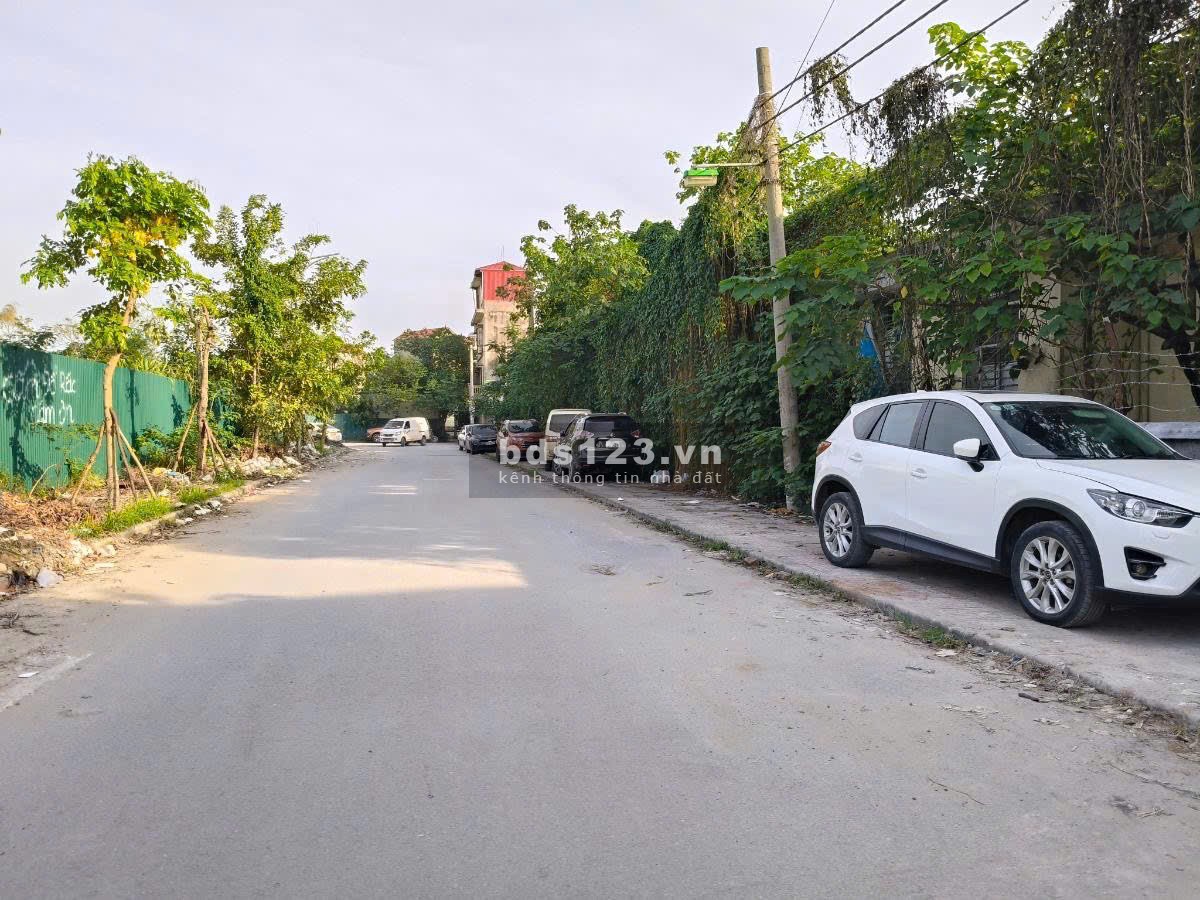 Bán nhà lô góc - Thang máy - Ô tô vào nhà - Kinh doanh đỉnh - Gần Aeon Mall