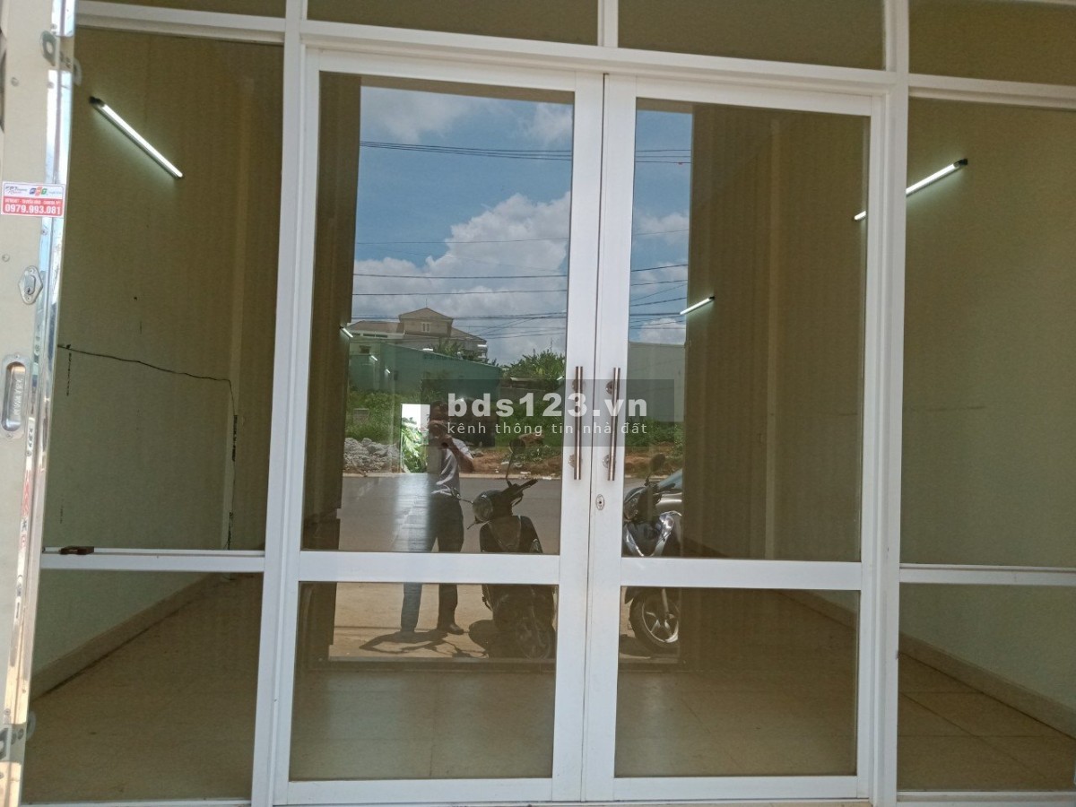 Cho thuê nhà nguyên căn đẹp mới xây ở mặt tiền đường Lê Đại Hành Pleiku