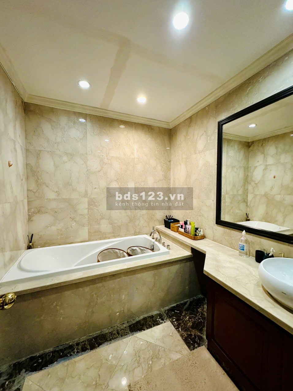 Bán căn hộ cao cấp Vinhomes Center ngay trung tâm Q1 cực hiếm, HCM, Giá siêu tốt