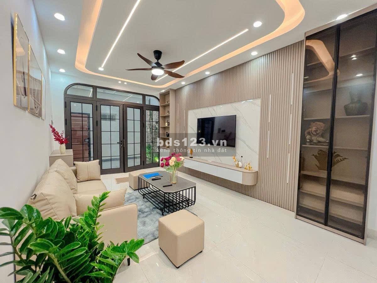Siêu hiếu khó kiếm, Phố Lĩnh Nam 45m2, Gần Time City, 5.5 tỉ