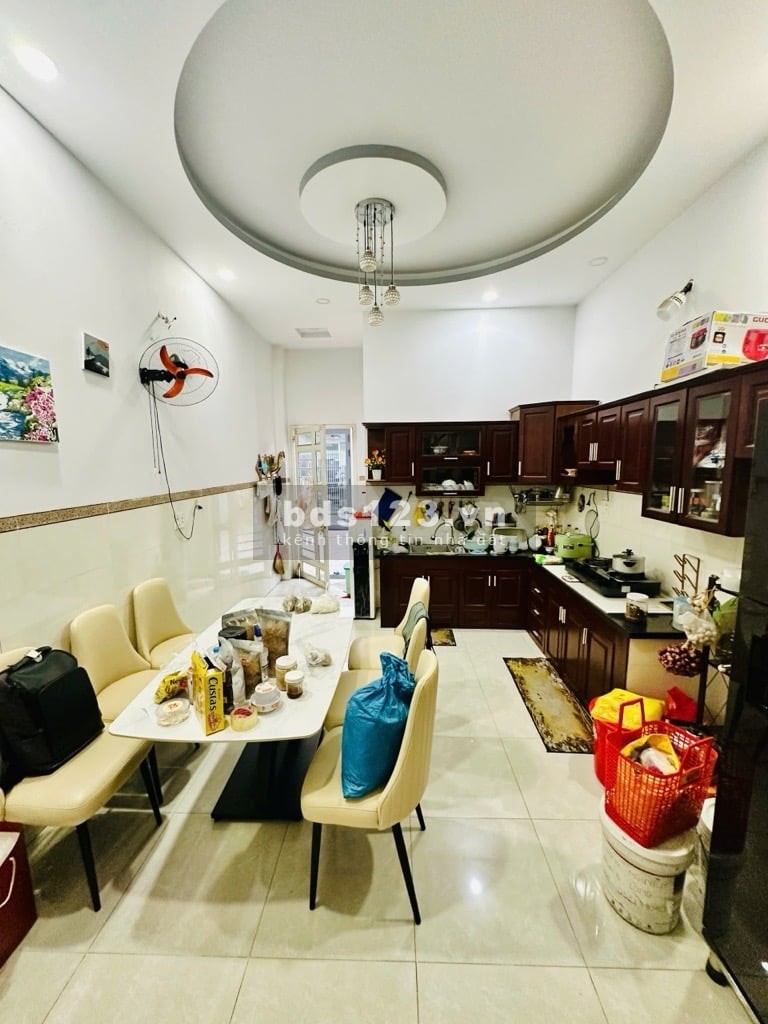 NHÀ ĐẸP KIÊN CỐ - NGAY HIỆP THÀNH CITY - HẺM XE HƠI TRẦN THỊ HÈ - 4x17m - 3 TẦNG - CHỈ NHỈNH 4 TỶ TL