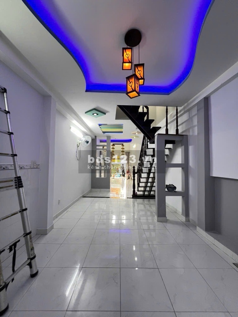 Nhà ngay Tên Lửa Bình Trị Đông, Nhà Mới Thoáng Mát, 2 Tầng, diện tích 53m². Chỉ Hơn 3 Tỷ