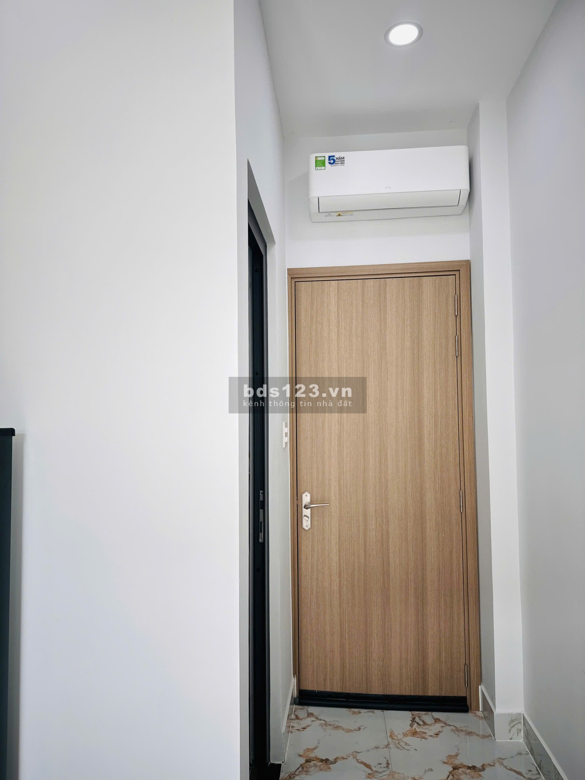 Căn hộ dịch vụ siêu xinh mới xây 100% có ban công lớn, full nội thất ngay Cầu Phú Mỹ Q7