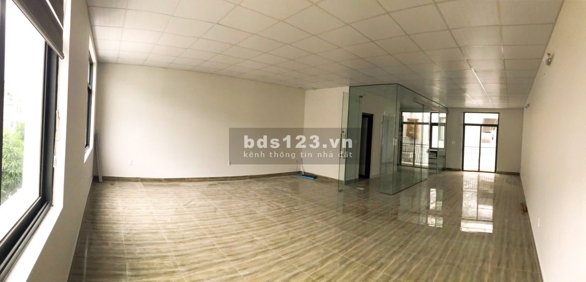 Cho thuê sàn tầng 2 80m2 giá 8tr tại Vinhomes Marina