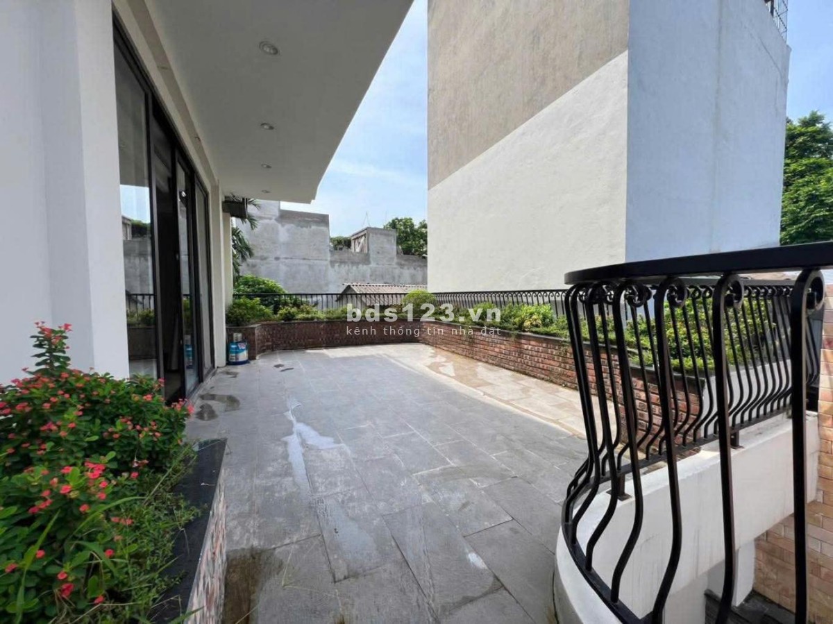 Biệt thự Ngọc Thụy, hàng xóm Khai Sơn, 313m2 xây 4 tầng, ô tô thông hạ tầng Khai Sơn phố Gia Thượng