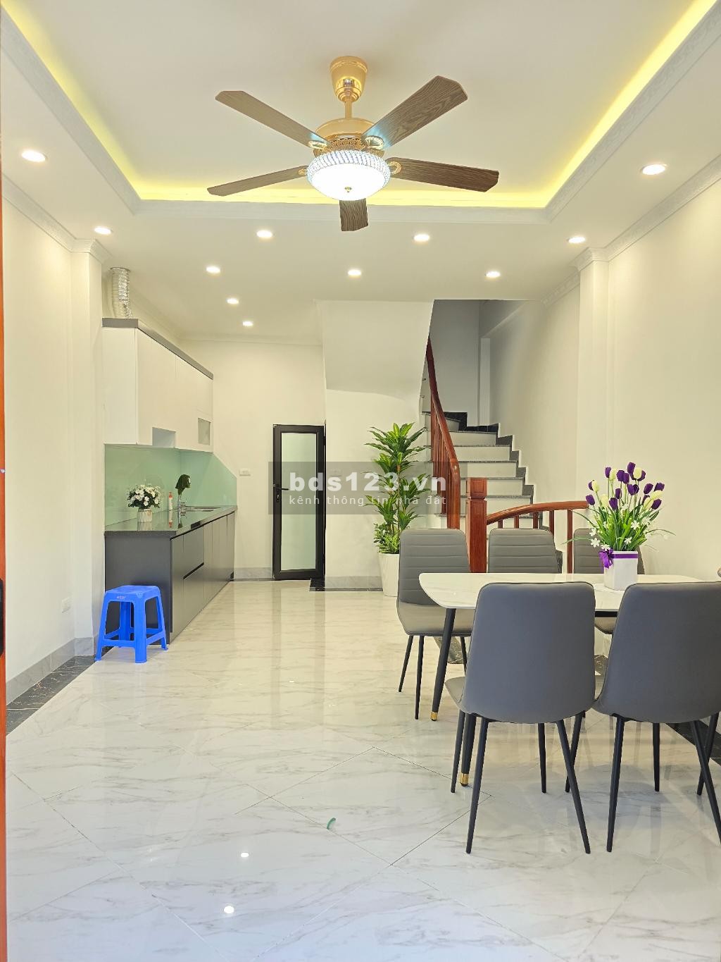 Nhà mới, đẹp, 6 tầng, full nội thất, ô tô đỗ cửa nhà