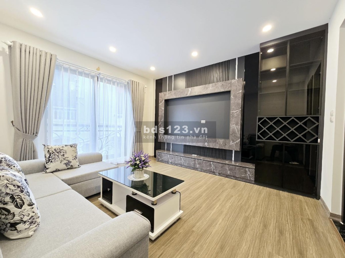 Nhà mới, đẹp, 6 tầng, full nội thất, ô tô đỗ cửa nhà
