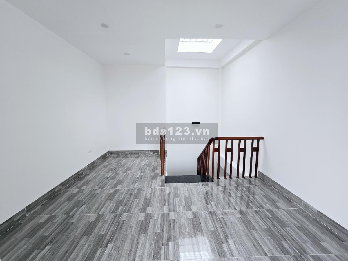 Nhà mới, đẹp, 6 tầng, full nội thất, ô tô đỗ cửa nhà