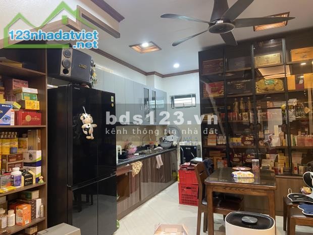 Bán nhà Hồng Tiến, Long Biên diện tích 42 mét, 4 tầng dân xây kiên cố, gần ô tô tránh, giá 7.35 tỷ