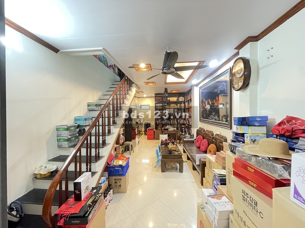 Bán nhà Hồng Tiến, Long Biên diện tích 42 mét, 4 tầng dân xây kiên cố, gần ô tô tránh, giá 7.35 tỷ