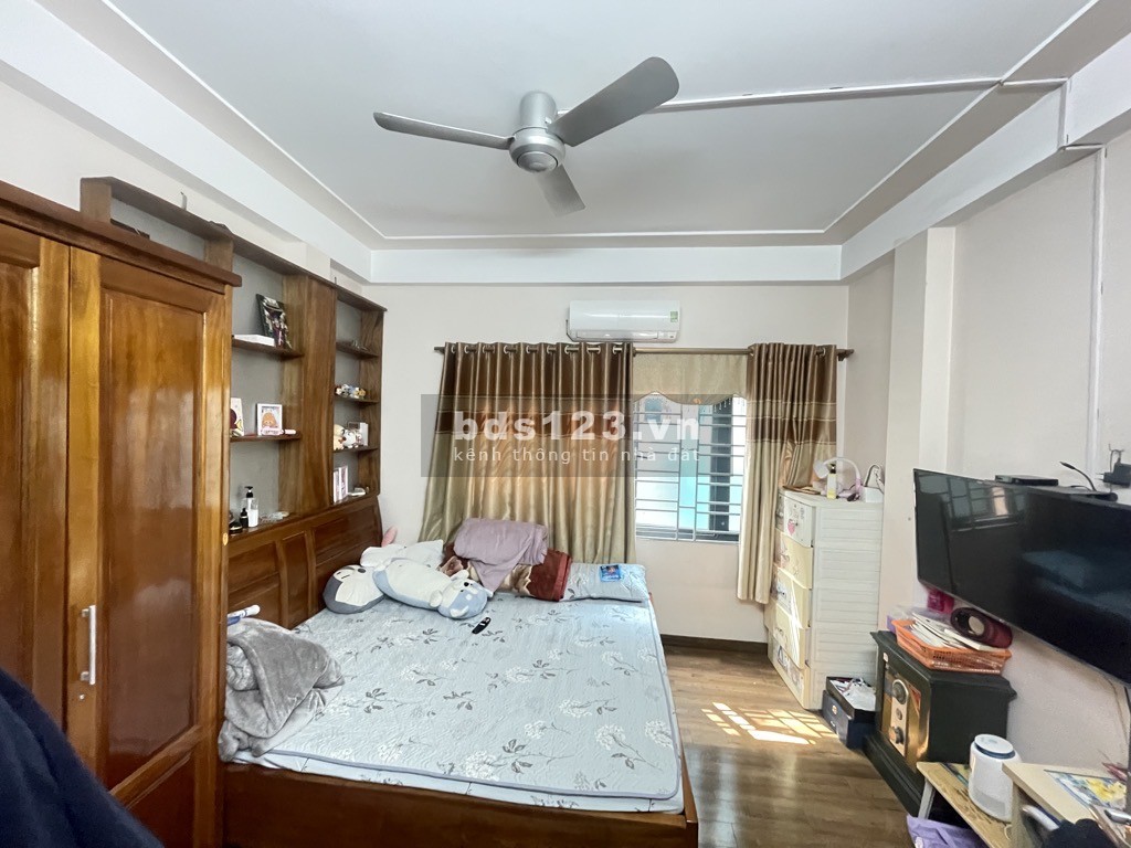 Bán nhà Hồng Tiến, Long Biên diện tích 42 mét, 4 tầng dân xây kiên cố, gần ô tô tránh, giá 7.35 tỷ