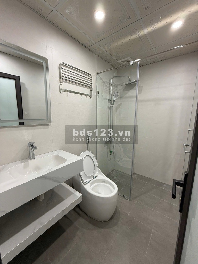 Bán Nhà 5 Tầng đẹp – Ngõ Ô Tô thông – Gần Trường, Chợ. Địa chỉ: Nguyễn Chính, Tân Mai, Hoàng Mai
