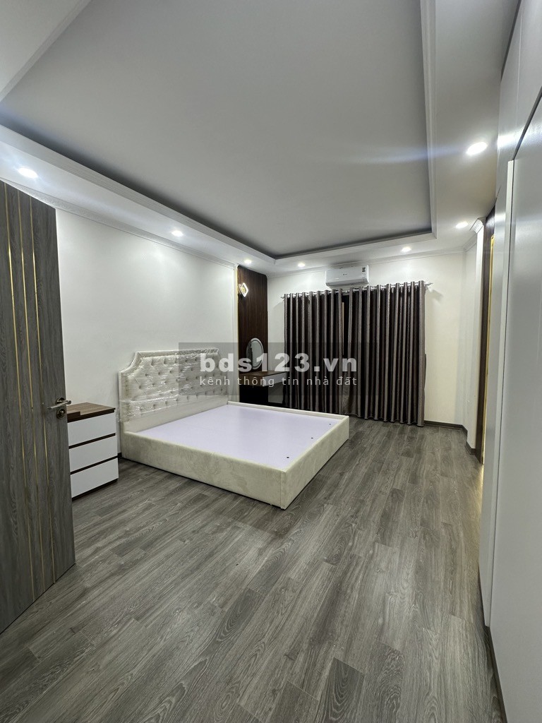 Bán Nhà 5 Tầng đẹp – Ngõ Ô Tô thông – Gần Trường, Chợ. Địa chỉ: Nguyễn Chính, Tân Mai, Hoàng Mai