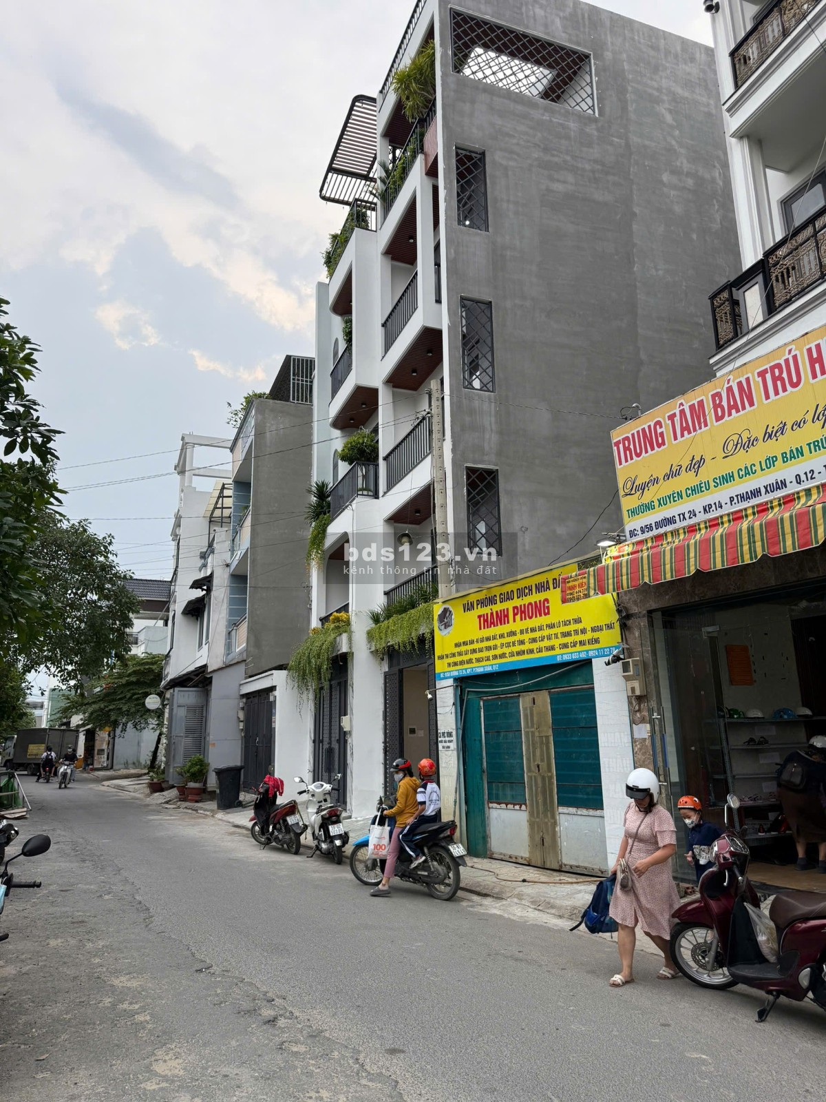 Quận 12 – Bán nhà mới 4 tầng, Thạnh Xuân 24. Đường nhựa 8m – Diện tích 4 x 17m – Giá: 6.5 tỷ
