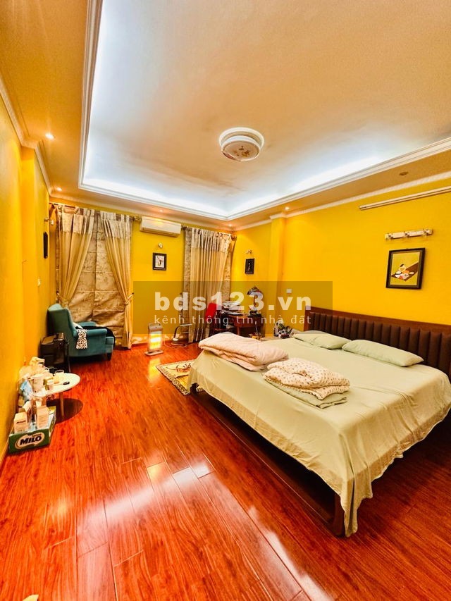 Chính chủ cần bán nhà phố Nguyễn Chí Thanh Q.Đống Đa 55m2, 6 tầng, 18.8 Tỷ - Thương lượng