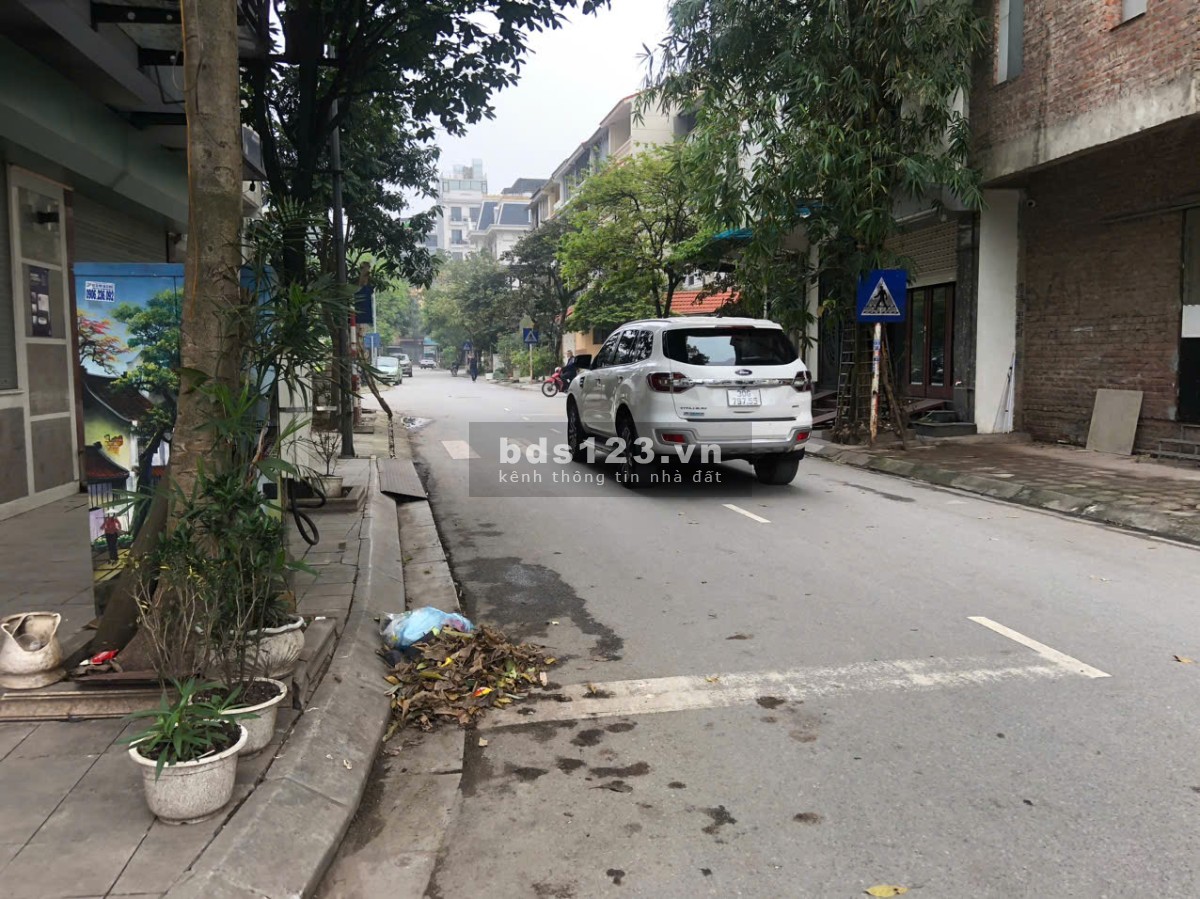 Bán nhà liền kề, 5 tầng, DT 60m² – Giá 17.4 tỷ. Kinh doanh đỉnh – Gần trường THPT Lương Thế Vinh