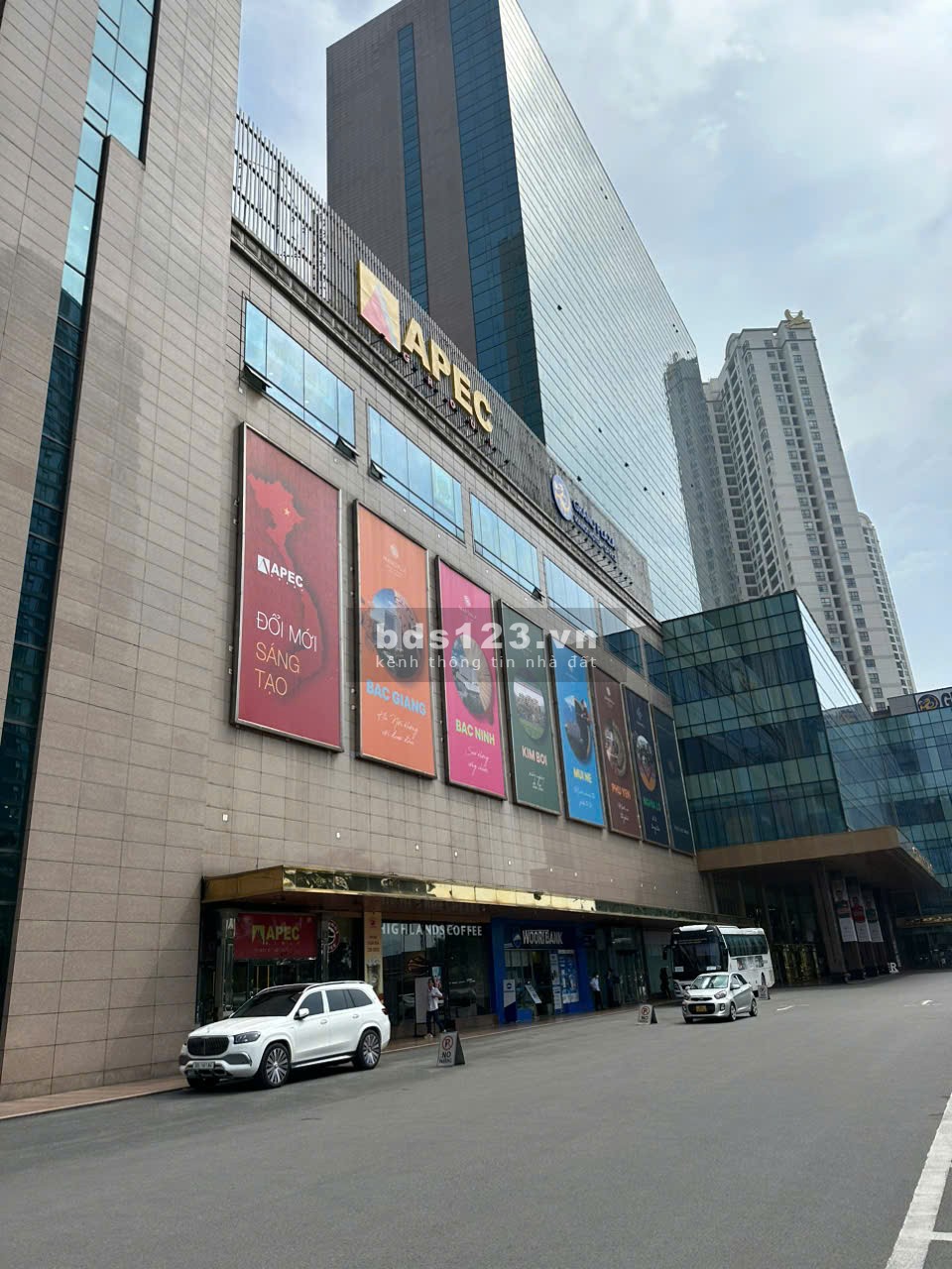 BQLTN cho thuê giá sốc từ 15$ sàn Thương mại, văn phòng Grand Plaza - Charmvit