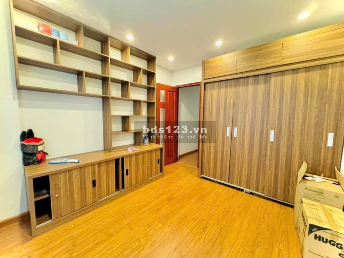 Nhà riêng cho thuê tại Phố Trạm, Long Biên, HN – 5 tầng – 5 phòng ngủ – Nội thất đầy đủ (Vào ở ngay)