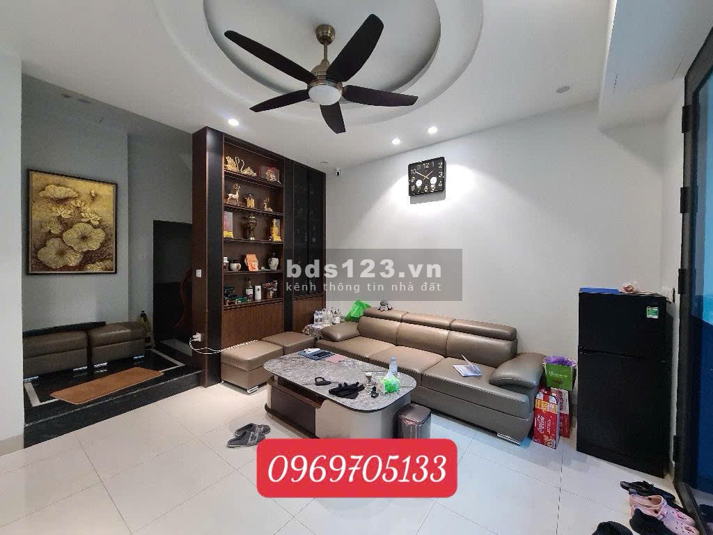 Siêu phẩm Khương Đình, cách phố chỉ 10m, lô góc 3 thoáng, 6 tầng thang máy, kinh doanh sầm uất