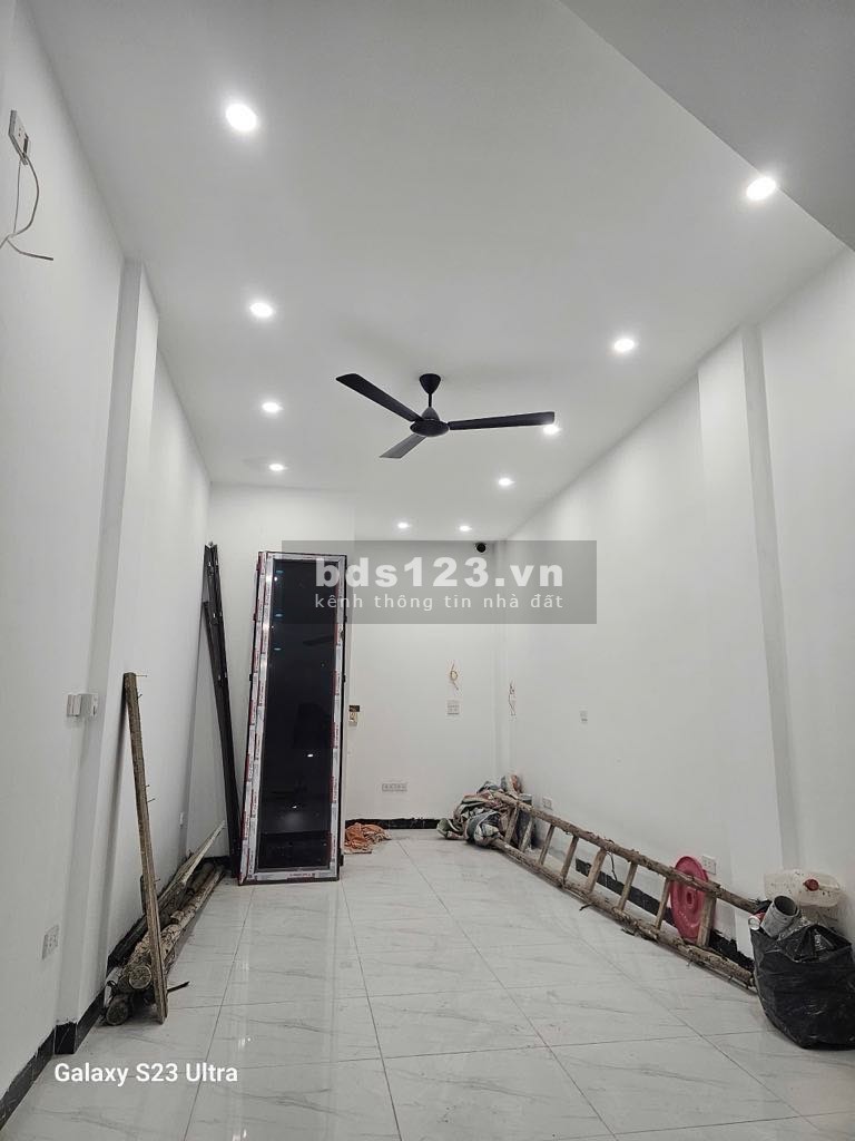 Bán nhà Tân ấp, lô góc, có thang máy, 50m2, 10.9 tỷ