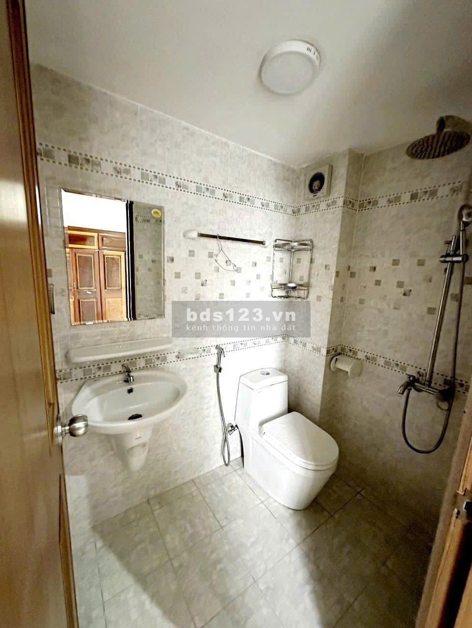 Chung cư Bùi Hữu Nghĩa, P13, Bình Thạnh: 2p ngủ, 2wc 70m2 giá 10tr