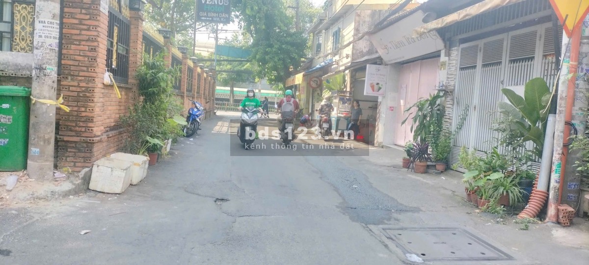 Gò Vấp, nhà mặt tiền hẻm kinh doanh Quang Trung, đúc 4.5 tấm, chỉ 12.5 tỷ