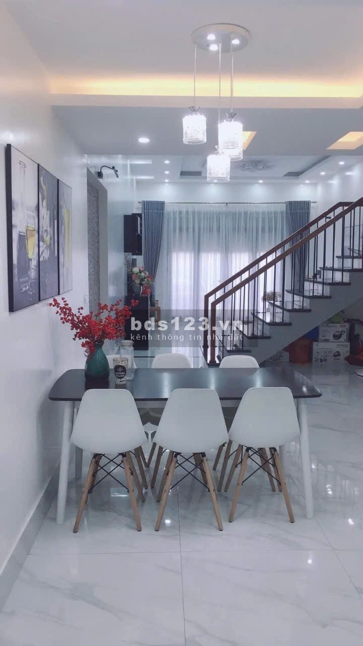 Vỡ Òa! Nhà Đẹp Nguyễn Trãi - 40m², 5 Tầng, Full Nội Thất, Giá Chỉ 7.6 Tỷ!