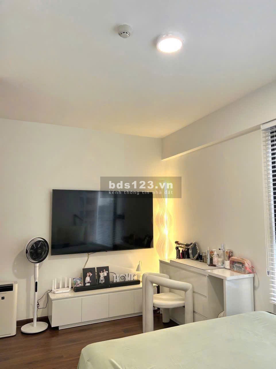 Chung cư CC Sky Center, Phổ Quang, TB: 2p ngủ rộng, 100m2, full nội thất 17tr/th
