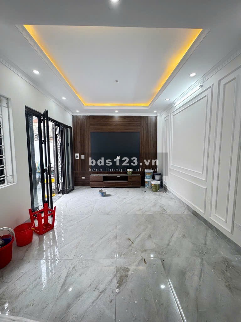 Bán nhà Việt Hưng – Nhà mới kính koong, diện tích 45m² x 6 tầng – Nhỉnh 5 tỷ