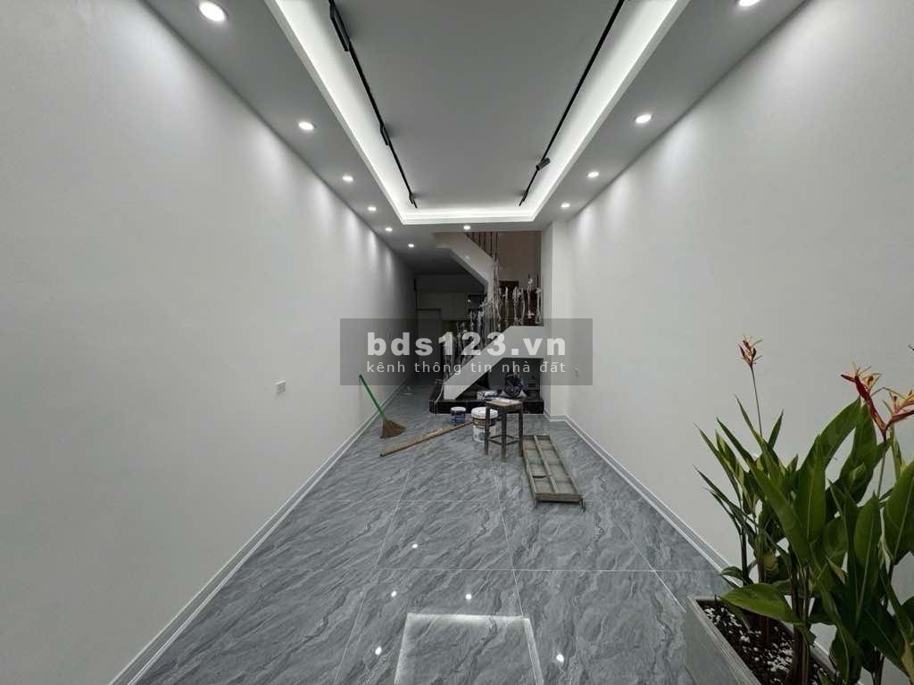 Bán nhà Láng Thượng Đống Đa 8,15 Tỷ cách oto 50m