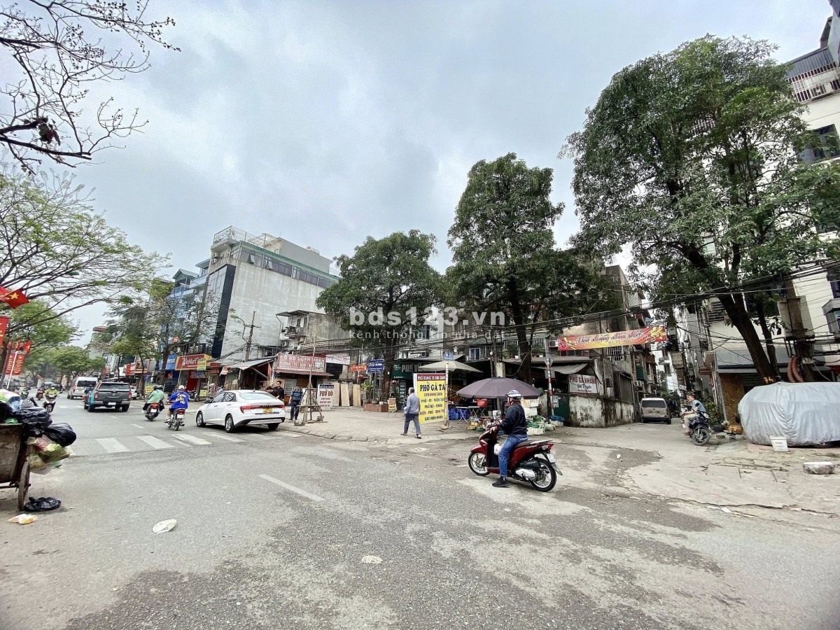 Cần bán gấp nhà mặt phố Kim Giang – Lô góc 120m², mặt tiền 7.5m, giá 8.5 tỷ. Kinh doanh sầm uất