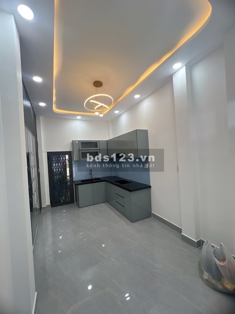 Mặt tiền kinh doanh đa nghành nghề, quận 8, Đường Phạm Hùng, 40m2, sổ đẹp, 5.2 tỷ