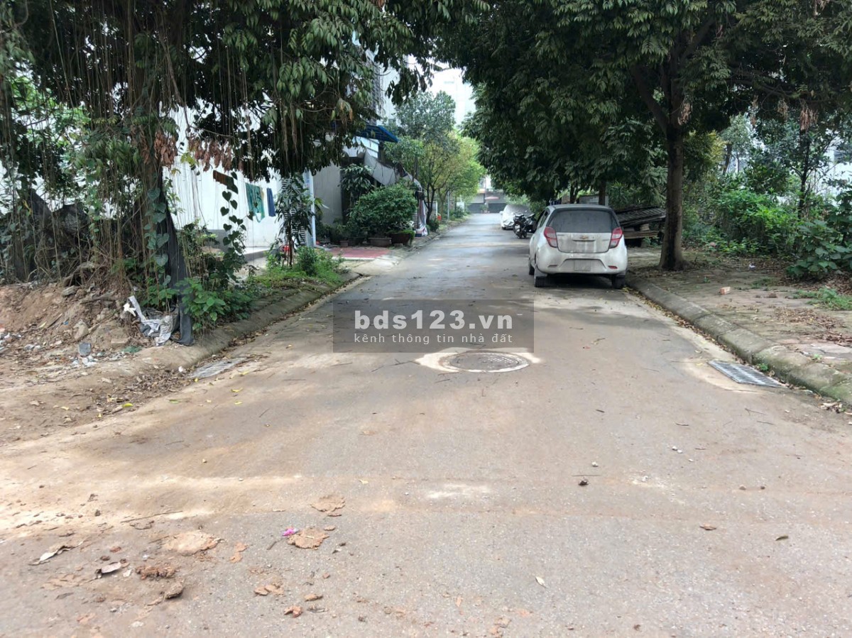 Chỉ 13,5 tỷ có 50m² đất – Phân lô, vỉa hè rộng, ô tô tránh – Gần công viên