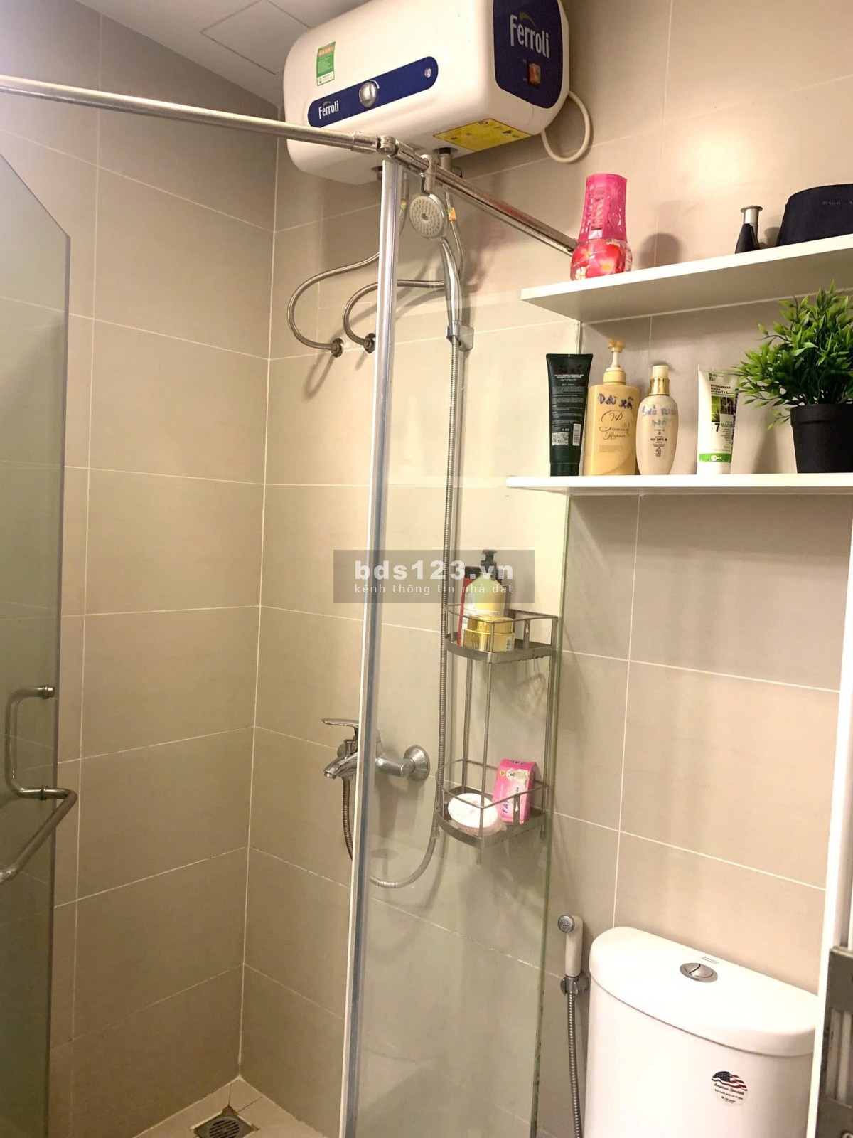 Căn hộ chung cư Sky Center, P2, Tân bình có 2p ngủ, 74m2, 17tr/th