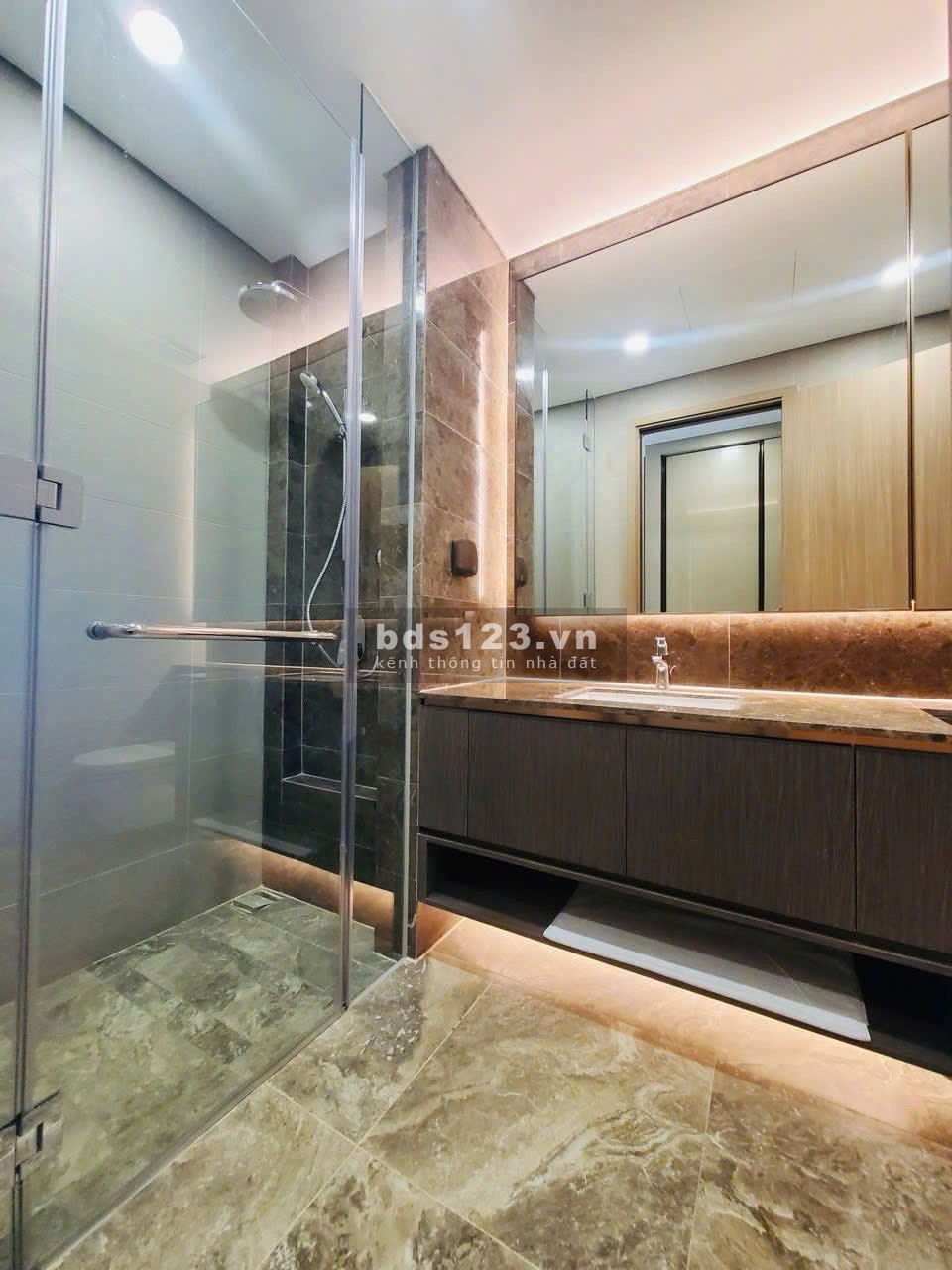 Căn hộ cao cấp Republic, Cộng Hòa, Tân BÌnh: 1p ngủ, 1wc,13tr/tháng