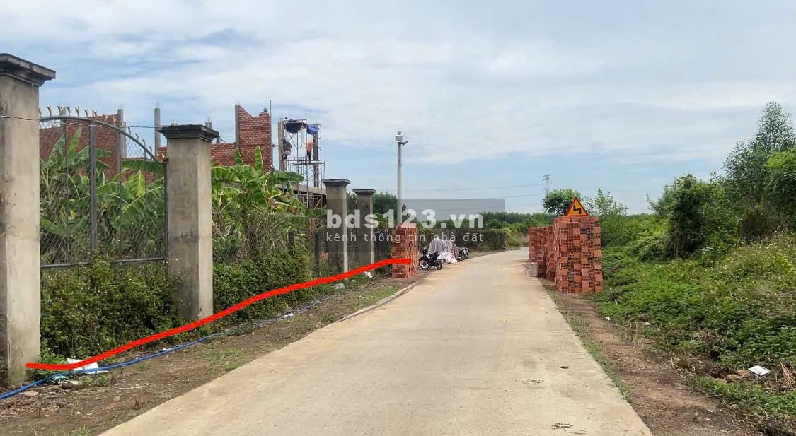 Cách trường lái 10 phút, bán gấp 1 tỷ 390, 144m² đất mặt tiền, full thổ