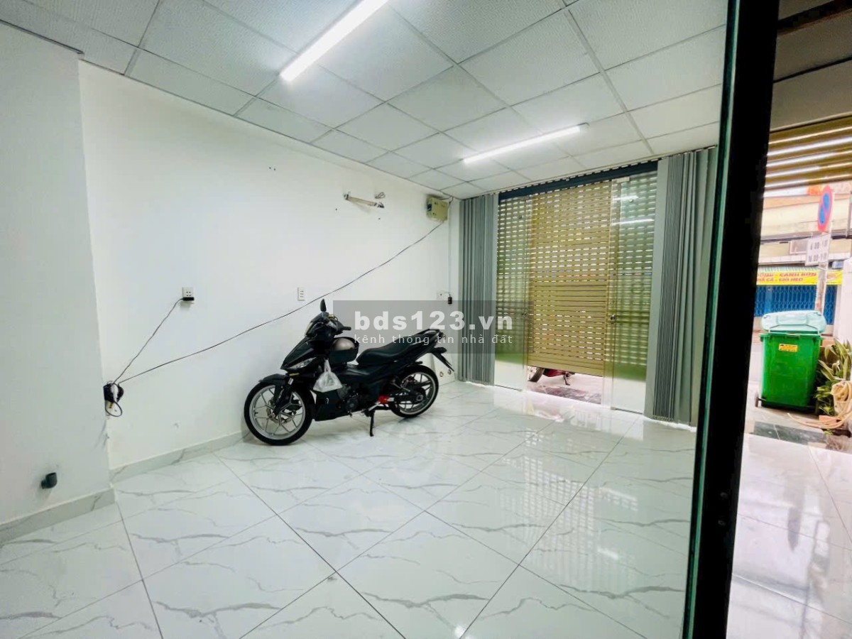 Chính chủ cho thuê mặt bằng kinh doanh đắc địa tại Quận 10 – Giá tốt, hợp đồng minh bạch