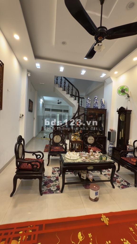 Bán nhà đẹp dân xây Đại Mỗ Gara - Kinh Doanh - Ngõ thông 60m 6 tầng 8 ngủ giá 13.2 tỷ