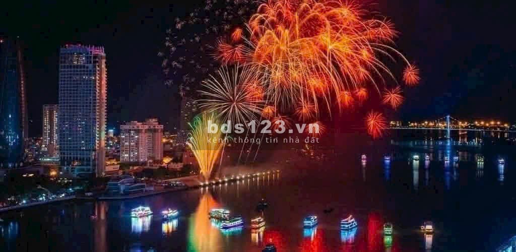 Toà khách sạn đẹp ở vị trí vàng gần sát sông Hàn và cầu Rồng tại Đà Nẵng