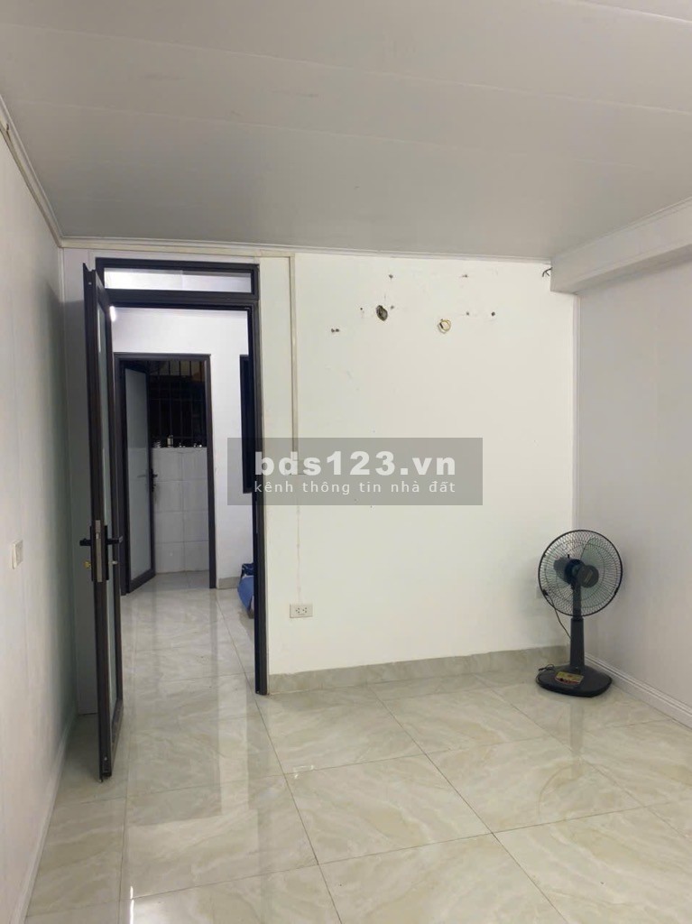 Chính chủ cần bán gấp – Tập thể tầng 1, 2 mặt ngõ, nhà cực đẹp gần Bạch Mai – Giá chỉ 2.85 tỷ