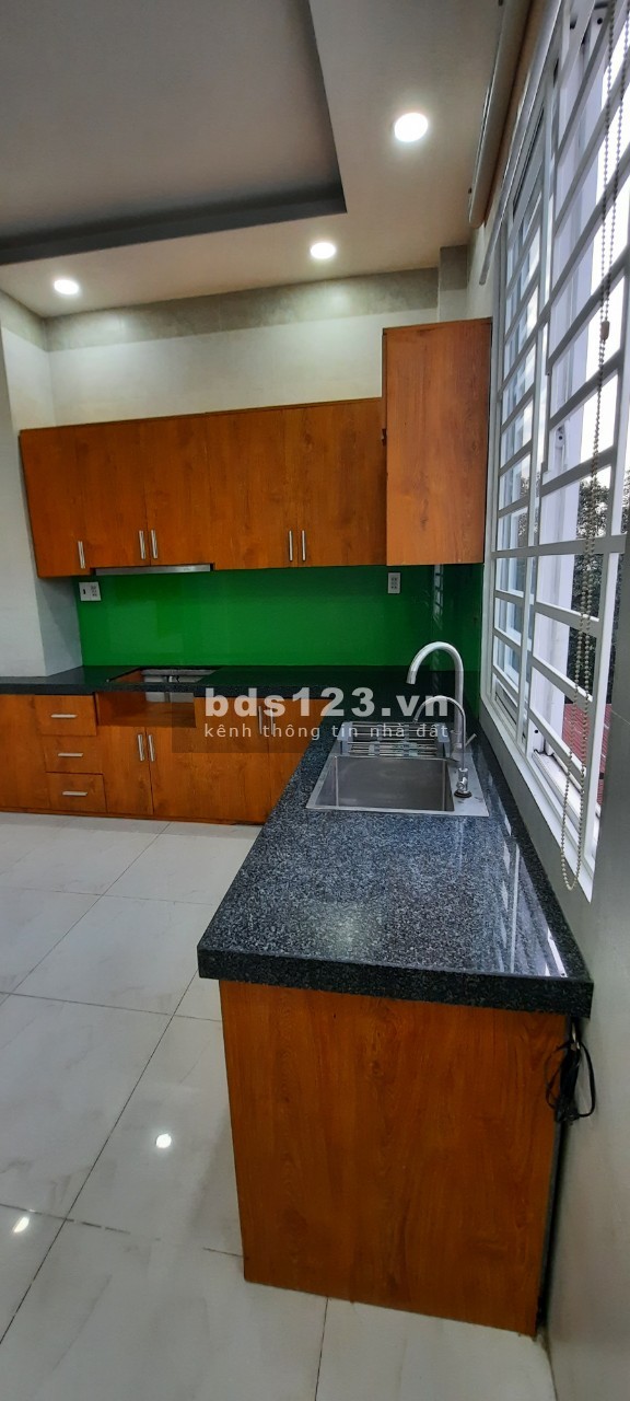 Bán nhà trệt 2 lầu đường 5 Linh Xuân Thủ Đức, Lh: 0909428959
